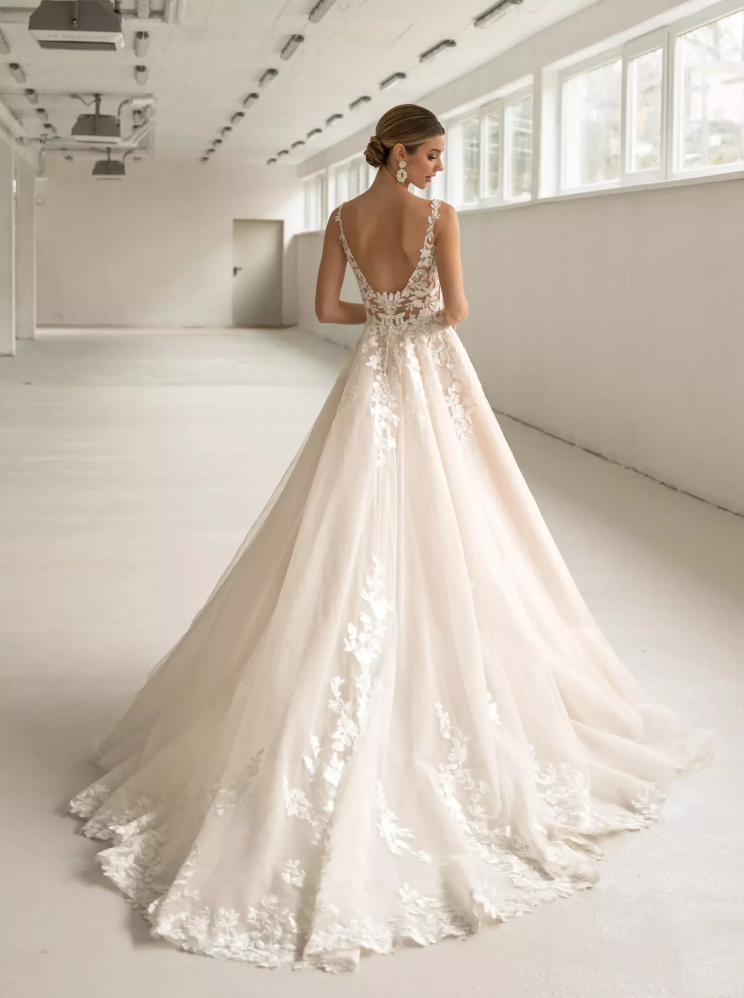 8102-Diane_Legrand_Brautmode_dolce-Vita