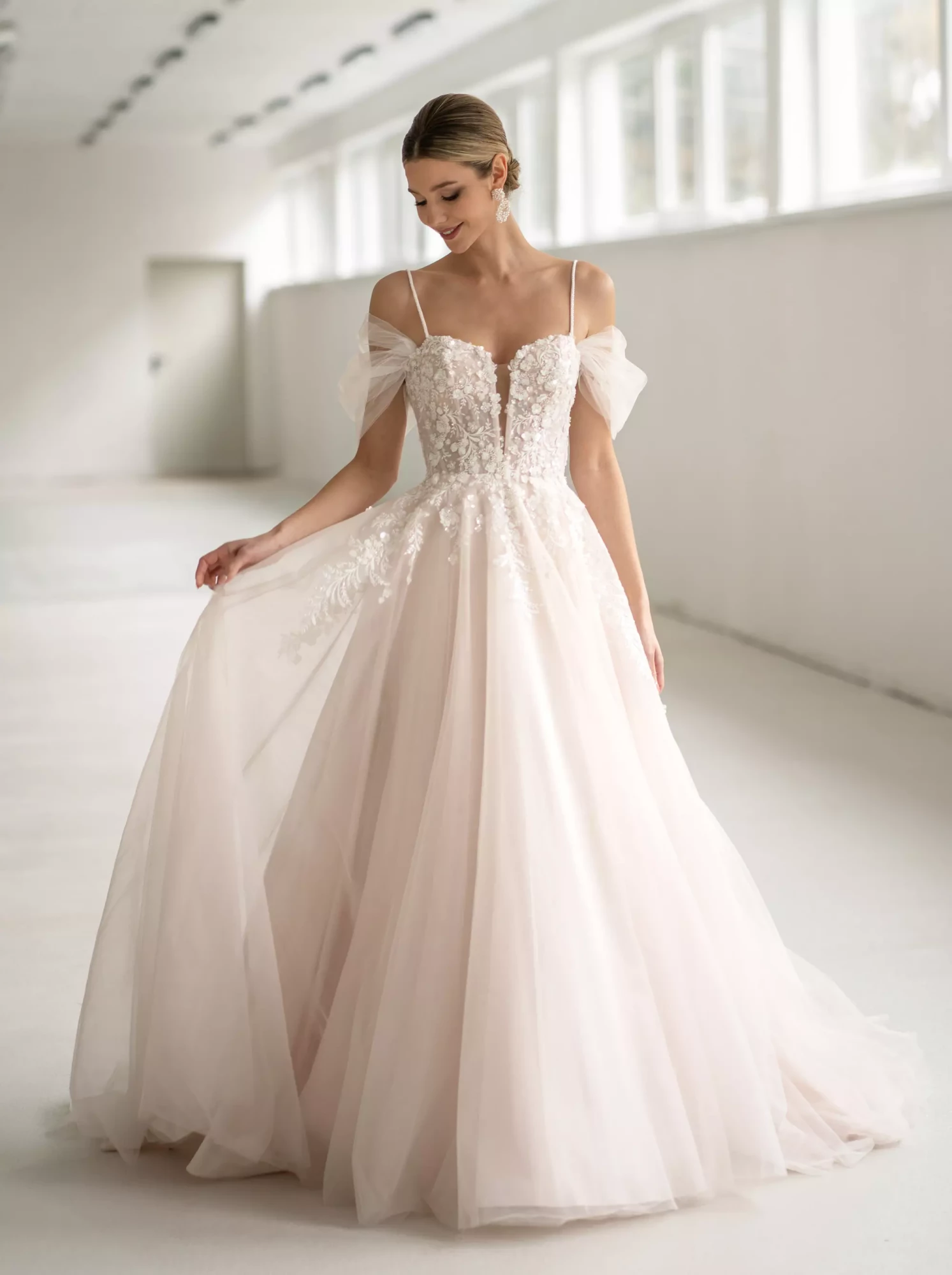 8109_Diane-Legand_Brautmode-Dolce-Vita_