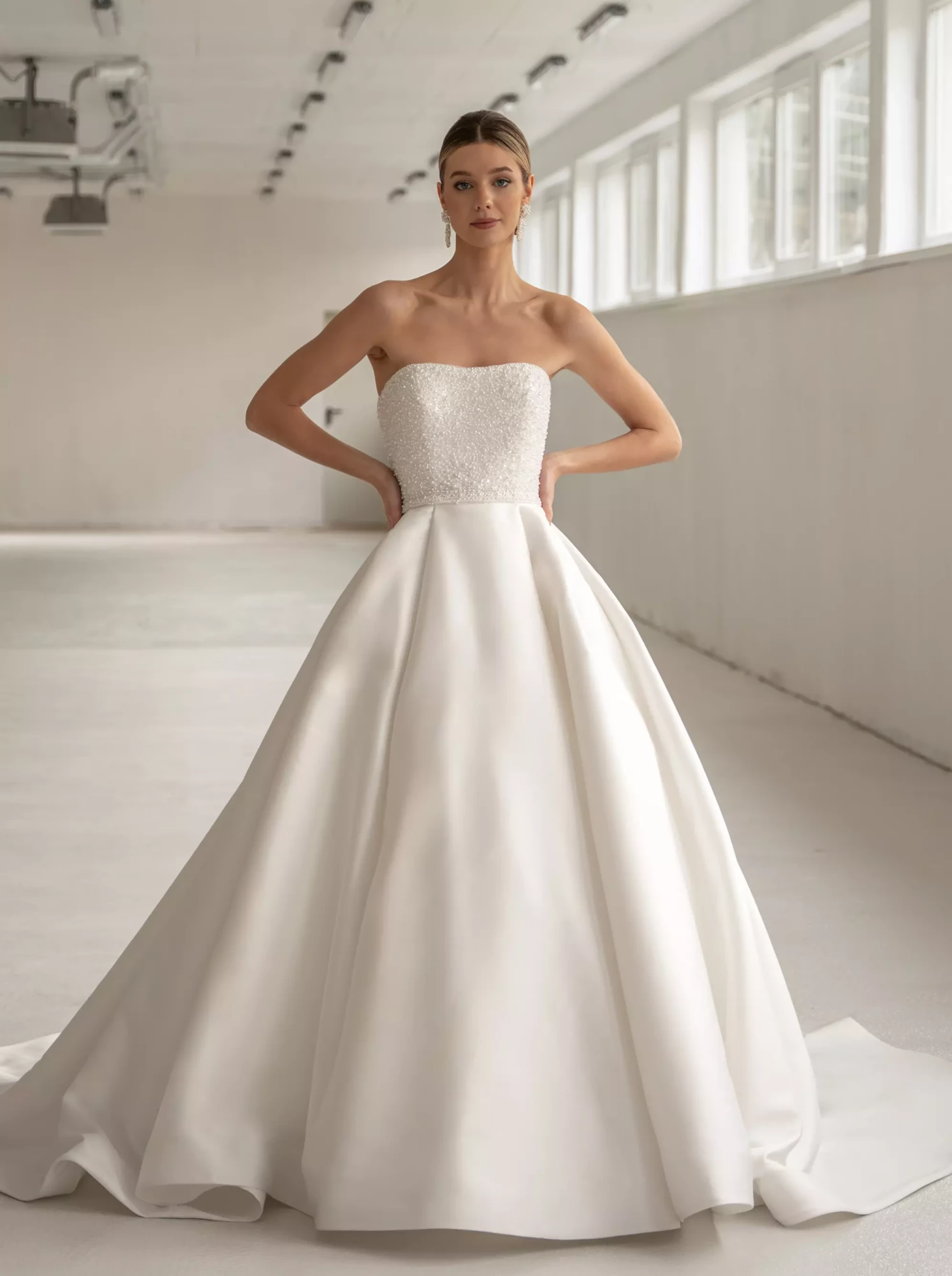8122_Diane-Legand_Brautmode-Dolce-Vita_2