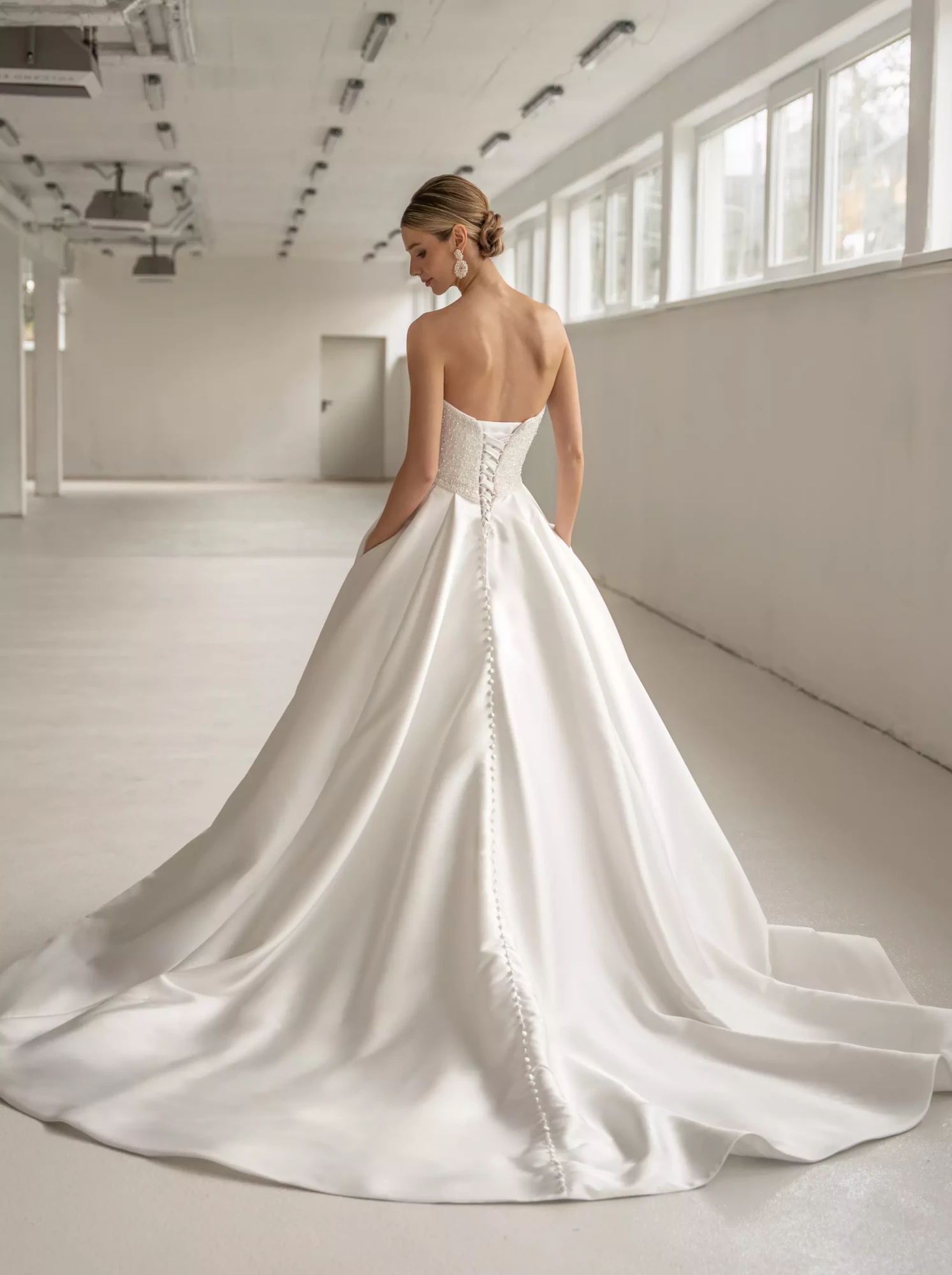 8122_Diane-Legand_Brautmode-Dolce-Vita_3