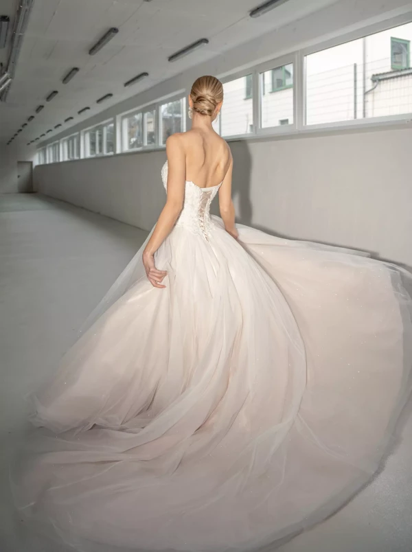 8127_Diane_Legrand_Brautmode_dolce-Vita_1.