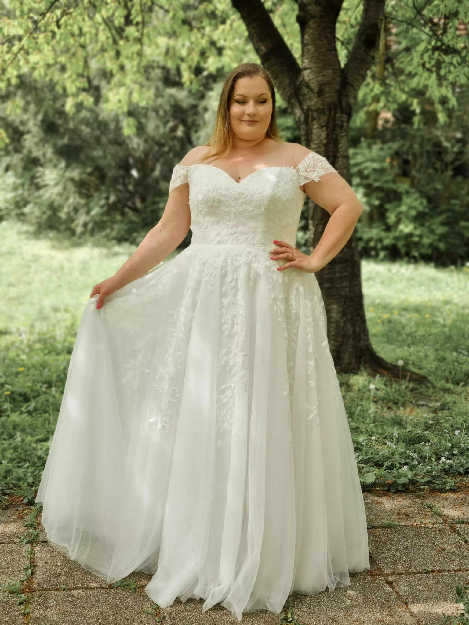 Matild-plus-size-wedding-dress1