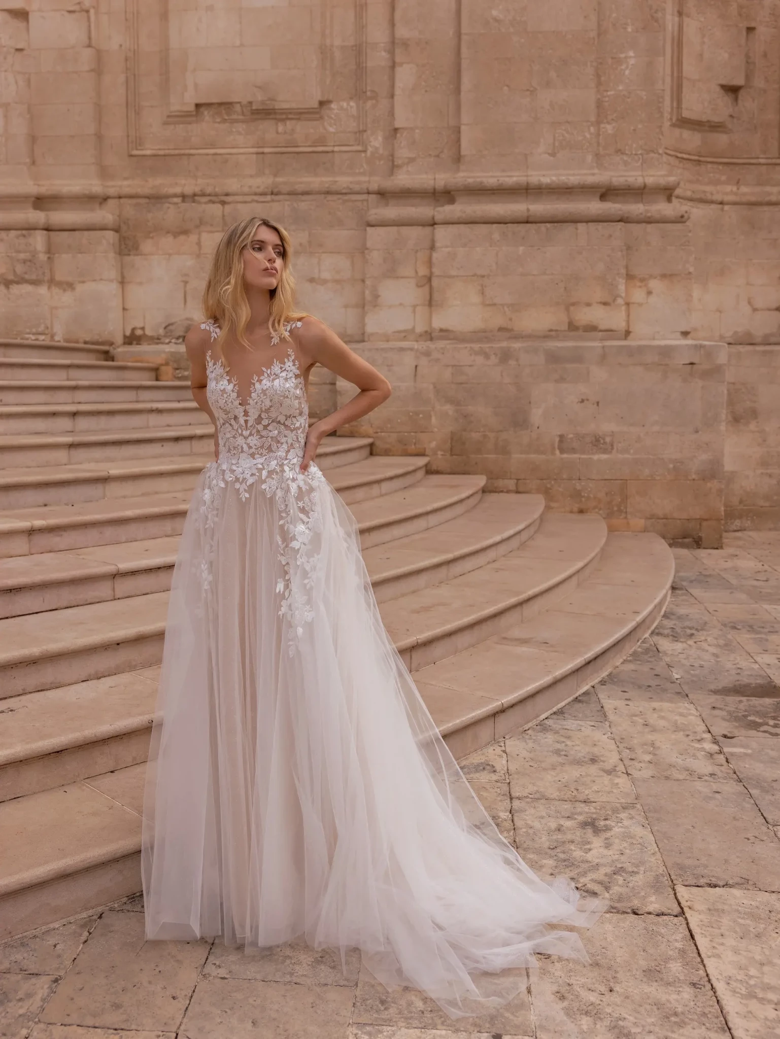 Brautkleid Modeca ANOUSHKA zur Anprobe in Dolce Vita Brautmode Hügelheim & Lörrach