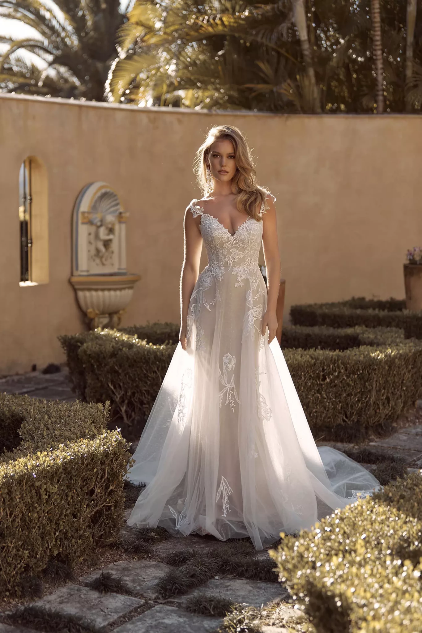 BIRDIE-ML19535-FULL-LENGTH-A-LINE-SILHOUETTE-TULLE-SKIRT-WITH-A-FITTED-V-NECKLINE-BODICE-AND-ZIP-CLOSURE-BACK-WEDDING-DRESS-MADI-LANE-BRIDAL1