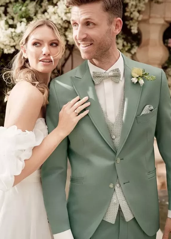 dolce-vita-loerrach-huegelheim-brautmode-hochzeitsanzug_Wilvorst-Marrakesch_Look_01_0157-web_49829682d0